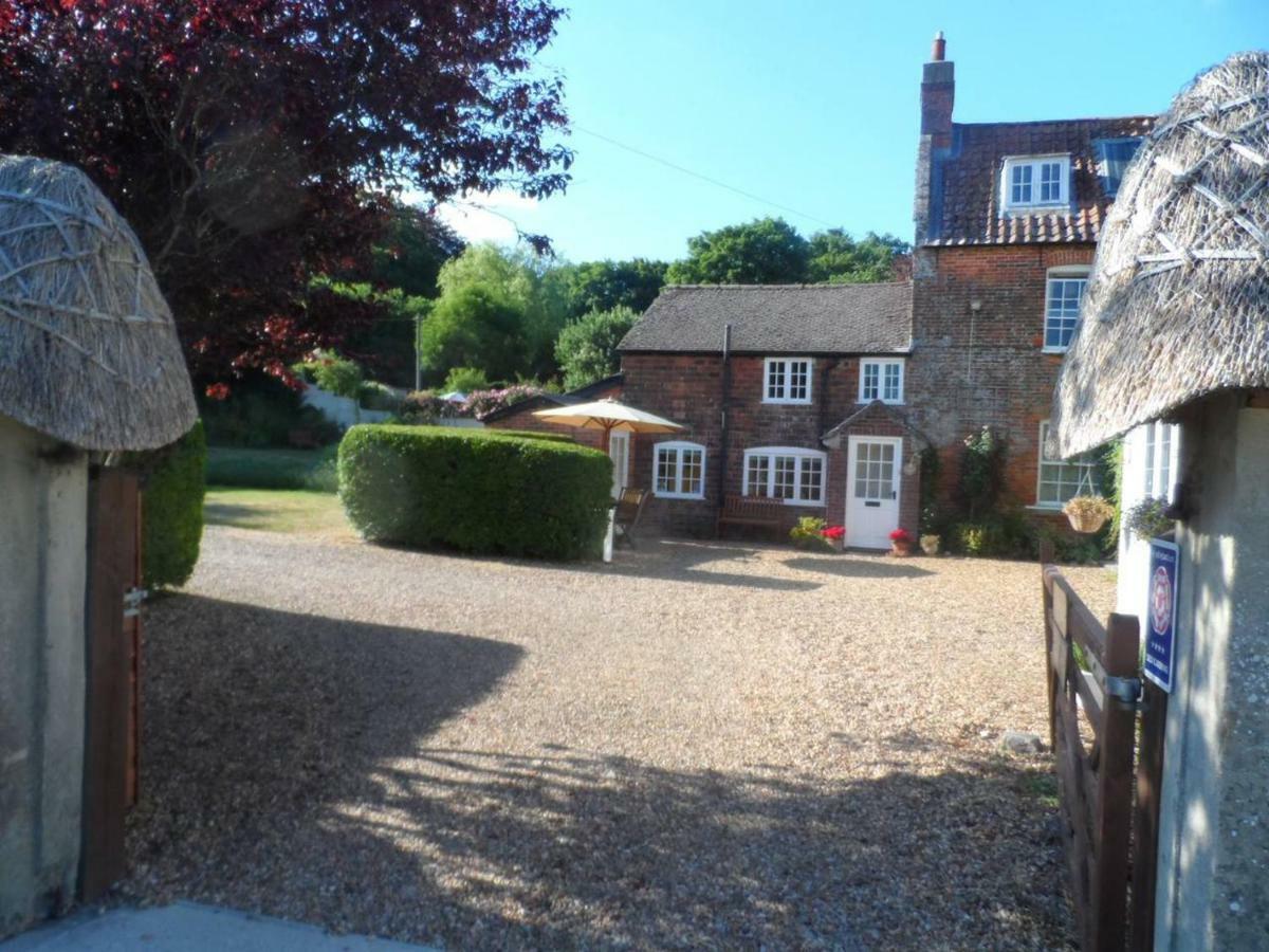 Stunning 3 Bedroom 3 Bath Self Catering Cottage Nr Stonehenge, Longleat, Avebury And Bath - Great Local Village Pub Pewsey Екстериор снимка